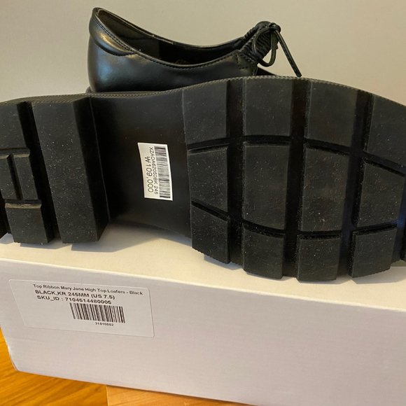 Black faux leather lug sole mary janes with bowtie, new w/box, size 7.5. - Picture 9 of 11